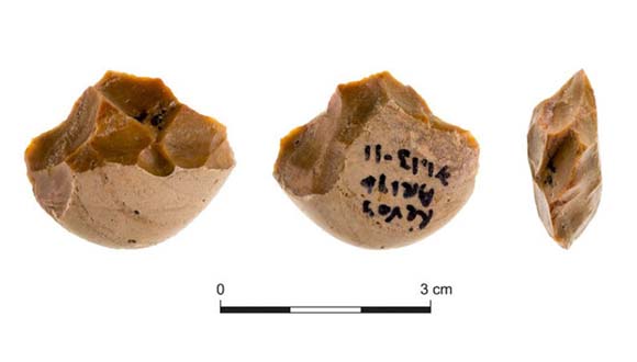 כלי קיצוץ וחיתוך מהאתר האשלי המאוחר ברבדים (צילום: פרופ' רן ברקאי)