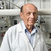 פרופ' עמנואל פלד, זוכה פרס ראש מפא"ת לחוקר מצטיין פרופ' עמנואל פלד, זוכה פרס ראש מפא"ת לחוקר מצטיין